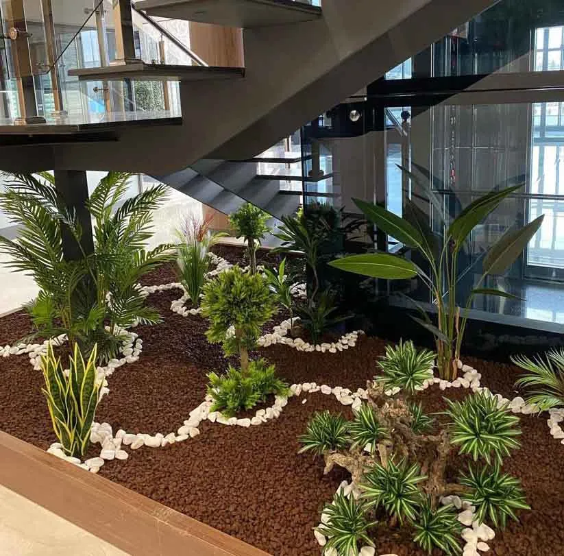 Saksı Yapay Bitki Dekorasyonu: Şık ve Pratik Çözümler